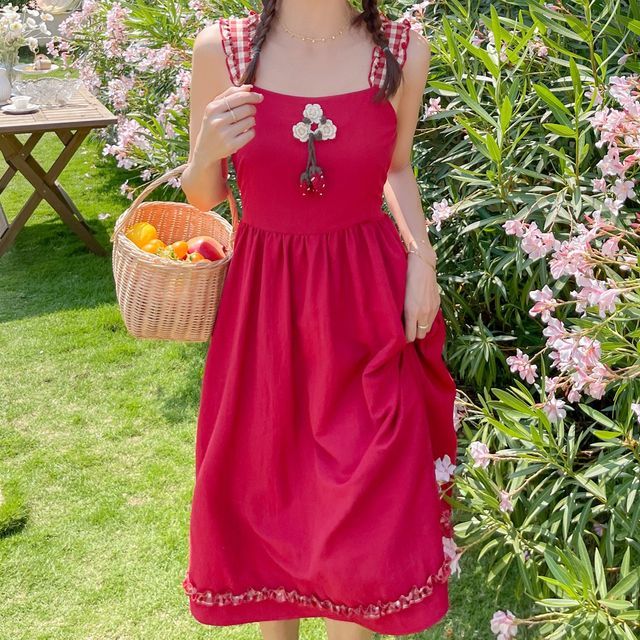 white christmas dresses Strawberry T-Shirt Dress and Purse Crochet Pattern main image 0