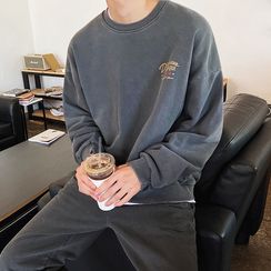 MRCYC - Lettering Print Sweatshirt MRCYC - Lettering Print Sweatshirt