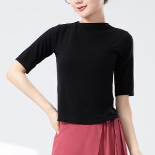 femmal-Short Sleeve Mock Neck Plain Cutout Back Tee