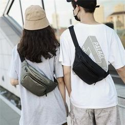 Carryme - 情侶款尼龍斜背包 Carryme - 情侶款尼龍斜背包