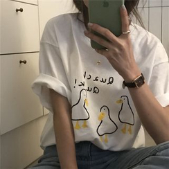 Guajillo - Elbow-Sleeve Duck Print T-Shirt Guajillo - Elbow-Sleeve Duck Print T-Shirt