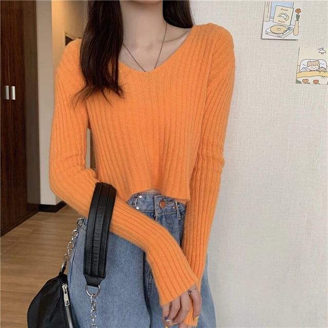 Sisyphi-Long-Sleeve V-Neck Plain Crop Knit Top