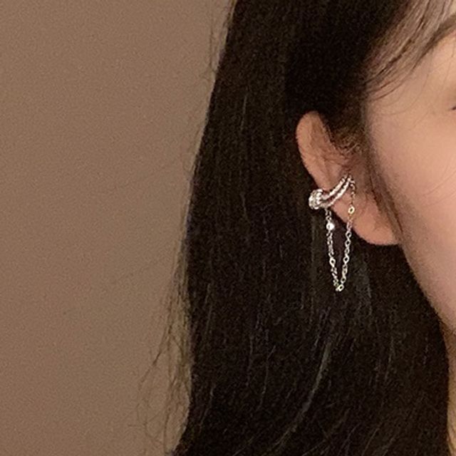 Jael-Chain Ear Cuff