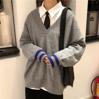 Rhodo - V-Neck Sweater / Plain Shirt 