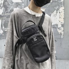 SUNMAN(サンマン) - Buckled Sling Bag SUNMAN(サンマン) - Buckled Sling Bag
