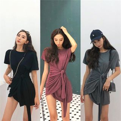 Alfie - 纯色修身短袖连衣裙 Alfie - 纯色修身短袖连衣裙