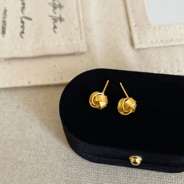 Panda Dama-Knotted Stud Earring