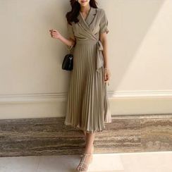 Yilda - 短袖裹式A字风琴褶连衣中裙 Yilda - 短袖裹式A字风琴褶连衣中裙