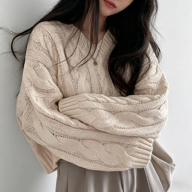 ISSOL-V-Neck Plain Cable Knit Cropped Sweater