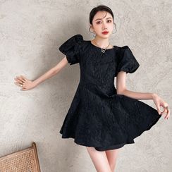 Verona Sing - Short-Sleeve Lace A-Line Dress