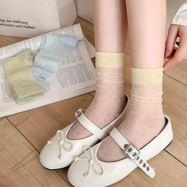 MOGLA-Plain Pointelle Crew Socks
