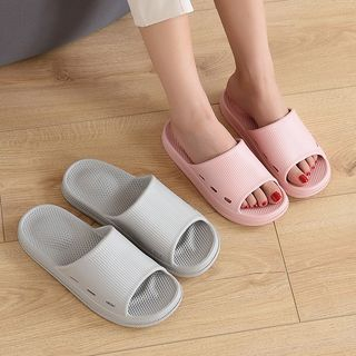 matching slippers for couples