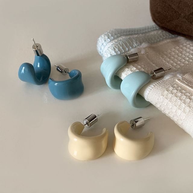Panda Dama-Plain Open Hoop Earring