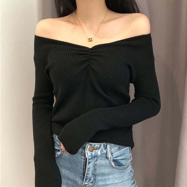 Daybreak-Shirred V-Neck Long-Sleeve Knit Top