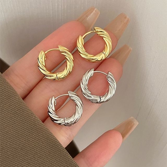 Kiren-Textured Alloy Hoop Earring