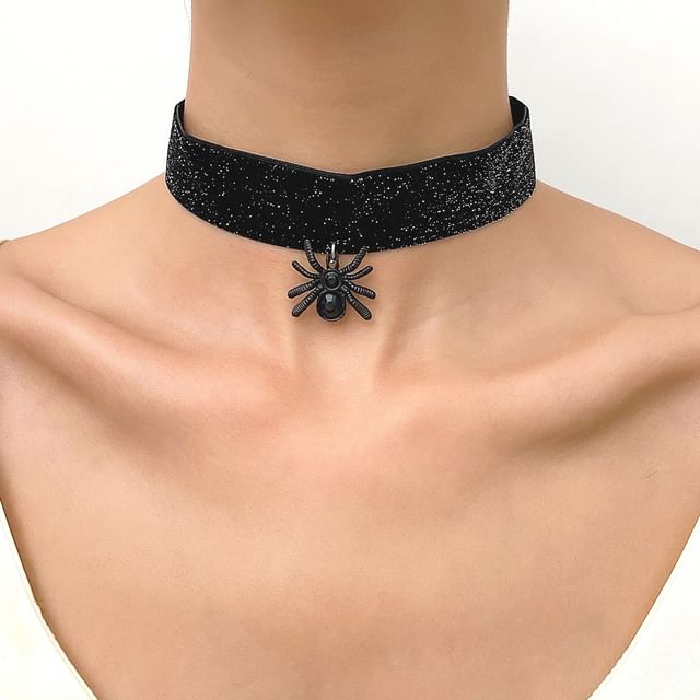 Sharkkira-Velvet Lace Choker