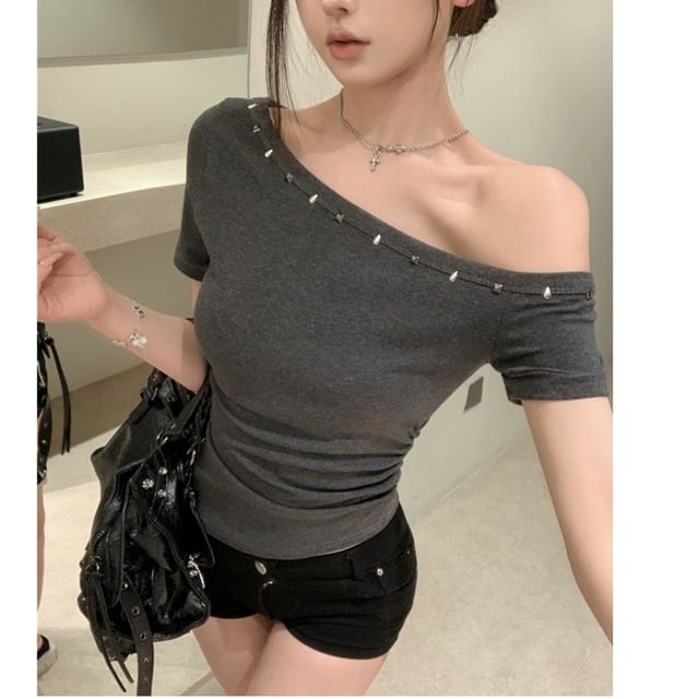 Whoosh-Short-Sleeve One-Shoulder Plain Studded Tee