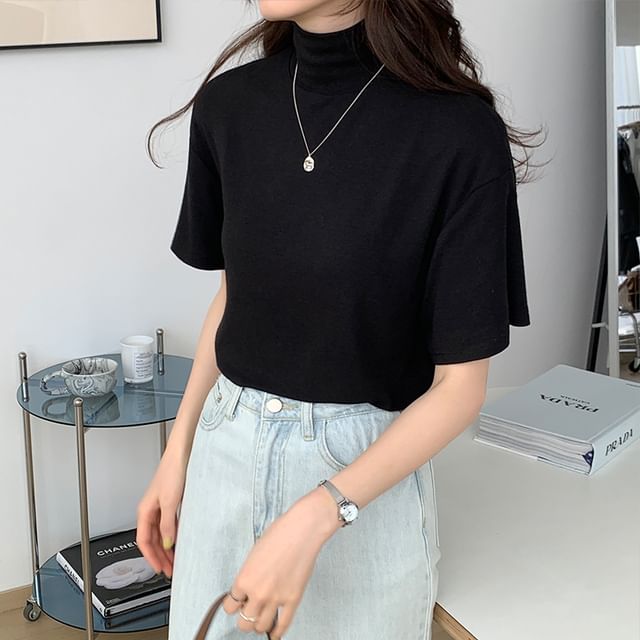 Lewwe-Short Sleeve Turtleneck Plain Tee