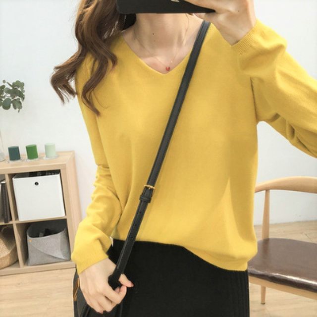 Inchioh-Long-Sleeve V-Neck Plain Knit Top