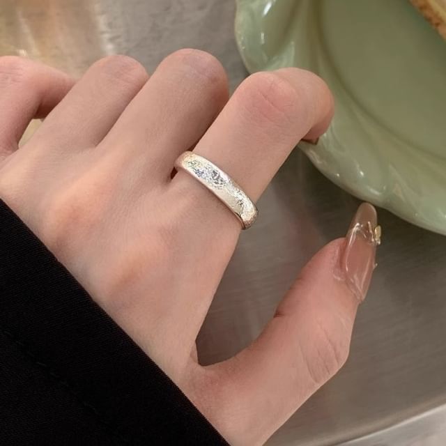 Kiren-Textured Open Ring