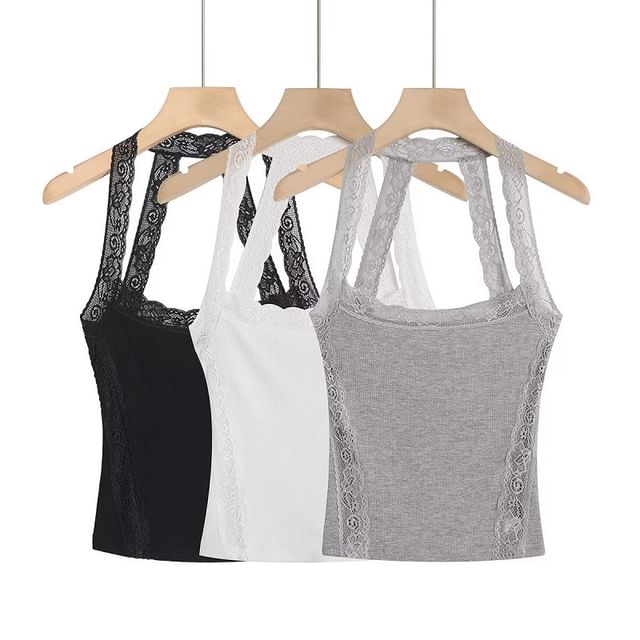 Hollahop-Halter Lace Trim Crop Top