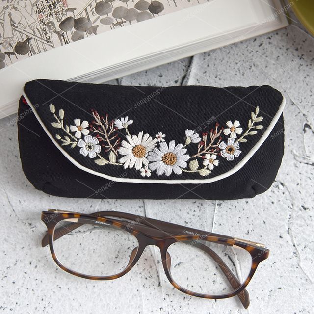 Embroidery Kingdom Linen Cotton Eyeglasses Case DIY Embroidery Kit