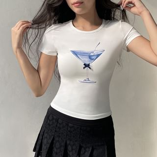 Honet Short Sleeve Bow and Cocktail Print Slim-Fit Tee