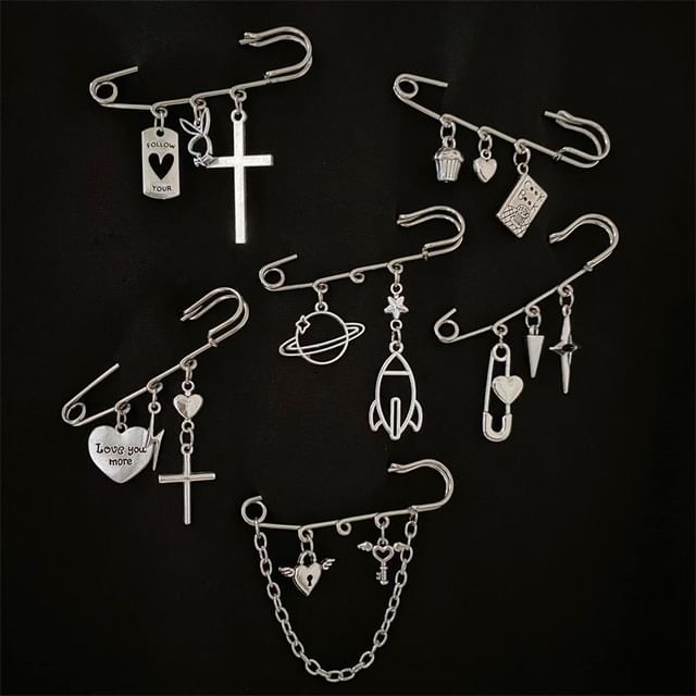 Hyeeun-Pendant Alloy Safety Pin