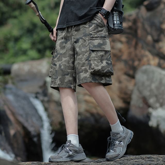 YERGO-Mid Rise Camo Print Cargo Shorts