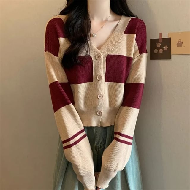 Sisyphi-V-Neck Two Tone Button-Up Cardigan
