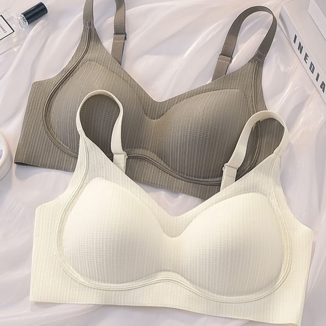 Gecko-V-Neck Seamless Plain Bra