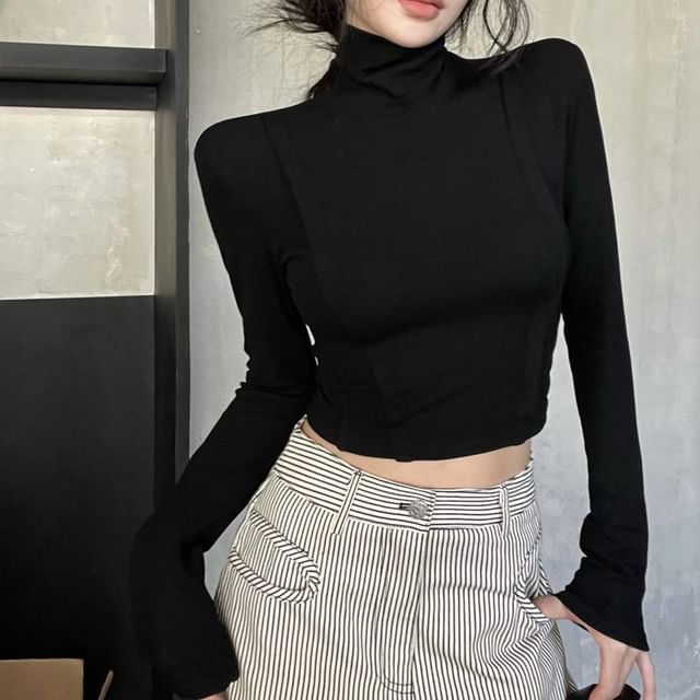 Secolo Long-Sleeve Turtleneck Plain Cropped T-Shirt YesStyle