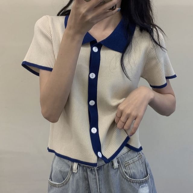 Sisyphi-Short-Sleeve Collar Contrast Trim Button Knit Top