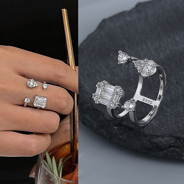Chimerro-Rhinestone Layered Alloy Open Ring