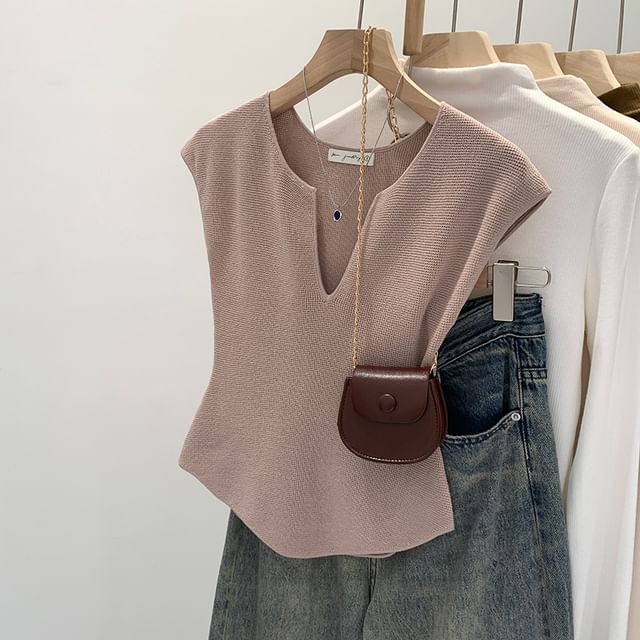 Dragan Pulse-Sleeveless Notch Neck Plain T-Shirt