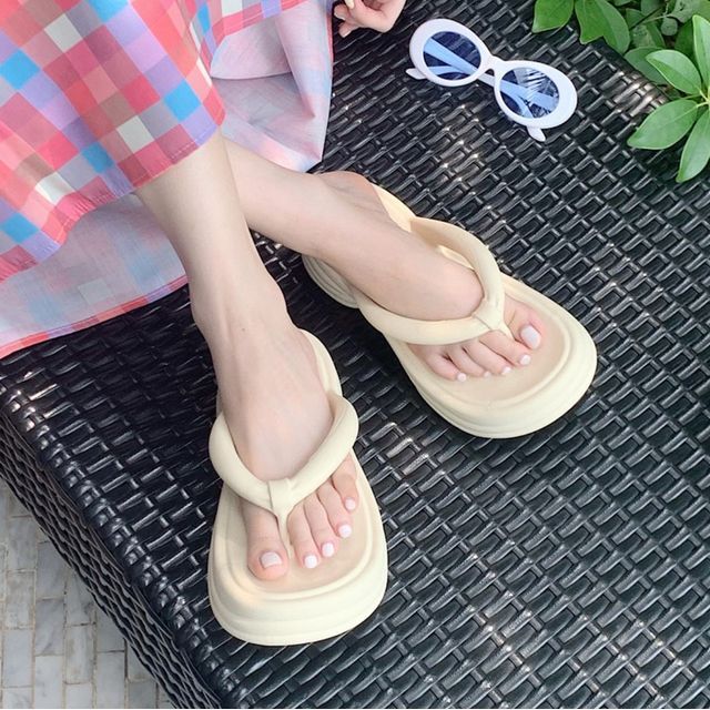 platform thong sandals - size 7