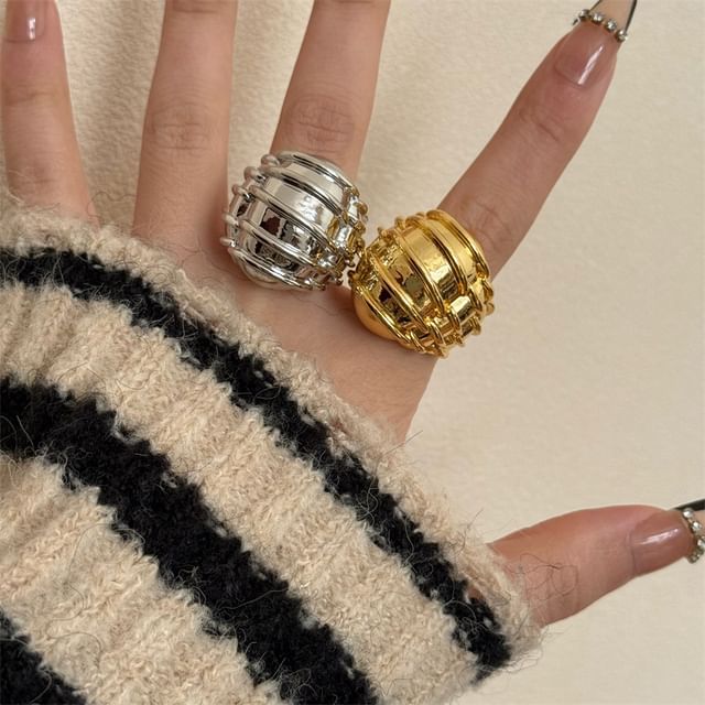 Sharkkira-Metal Dome Ring