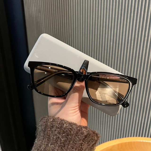 MOL Girl-Square Polished Sunglasses
