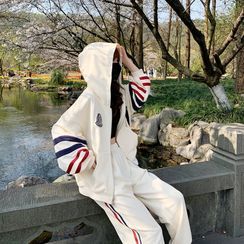 Beauteau - 套装:条纹边连帽夹克 + 运动裤 Beauteau - 套装:条纹边连帽夹克 + 运动裤