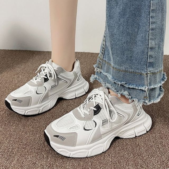 Sleeko-Platform Lace Up Sneakers