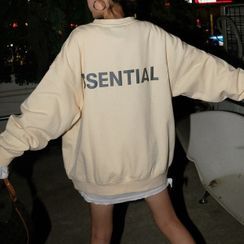 Kachin - Lettering Sweatshirt Kachin - Lettering Sweatshirt