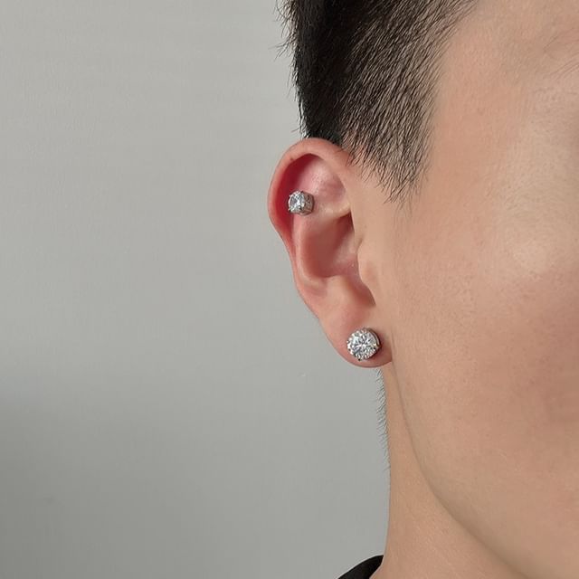 Kopesh-Round Clip On Earring