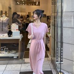 GILLY - Plain Elbow-Sleeve T-Shirt / Midi A-Line Skirt / V-Neck Short-Sleeve Midi Dress GILLY - Plain Elbow-Sleeve T-Shirt / Midi A-Line Skirt / V-Neck Short-Sleeve Midi Dress