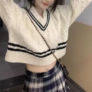 Shinsei-V-Neck Two Tone Cable Knit Cropped Sweater