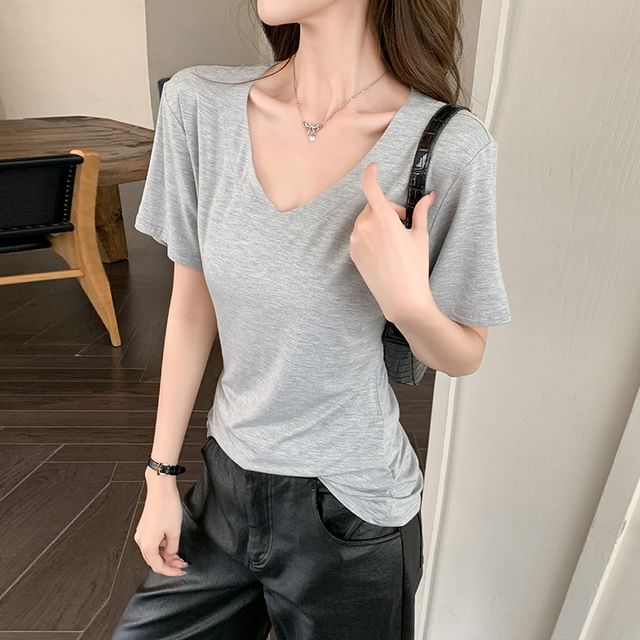 evanesce-Short-Sleeve V-Neck Plain Slim Fit Tee