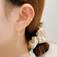 LIVSIA - Moon and Stars Chained Cuff Earring LIVSIA - Moon and Stars Chained Cuff Earring