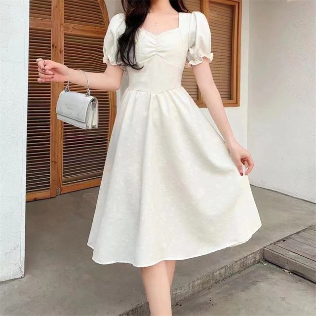 aistera - Puff-Sleeve Sweetheart-Neckline Floral Print Shirred Midi A-Line  Dress | YesStyle