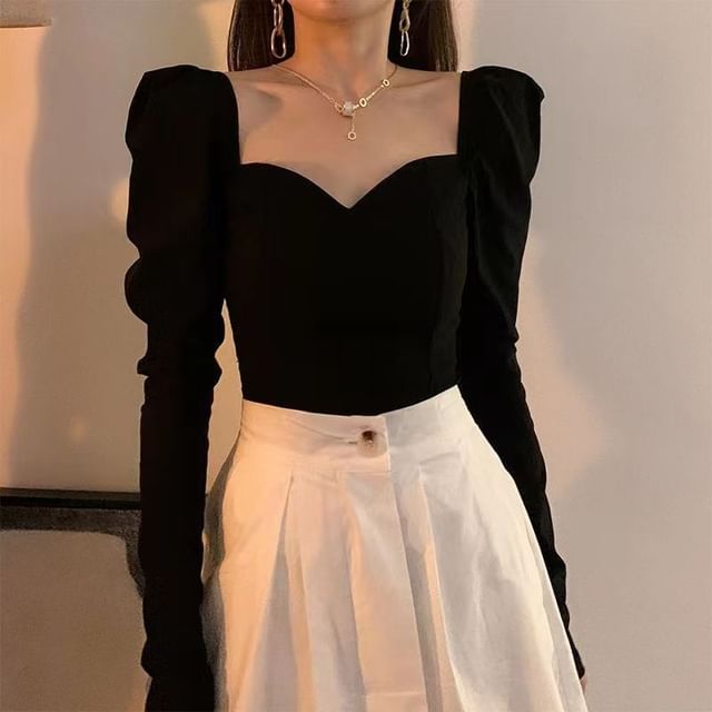 Sisyphi-Puff-Sleeve Sweetheart-Neckline Plain Blouse