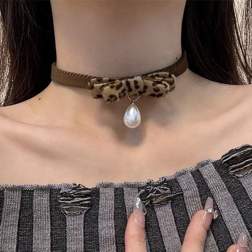 Leopard hot sale print choker