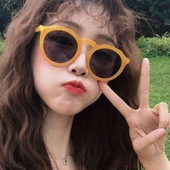 iLANURA - Retro Round Sunglasses iLANURA - Retro Round Sunglasses